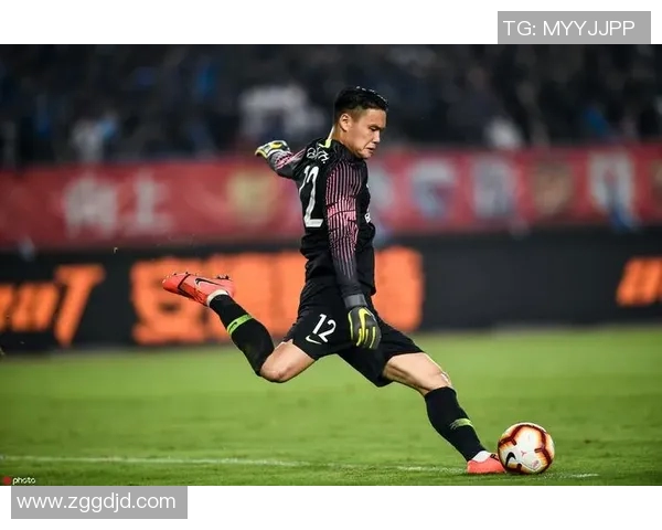 陈钊足球：从青涩少年到职业球员的成长之路与奋斗故事